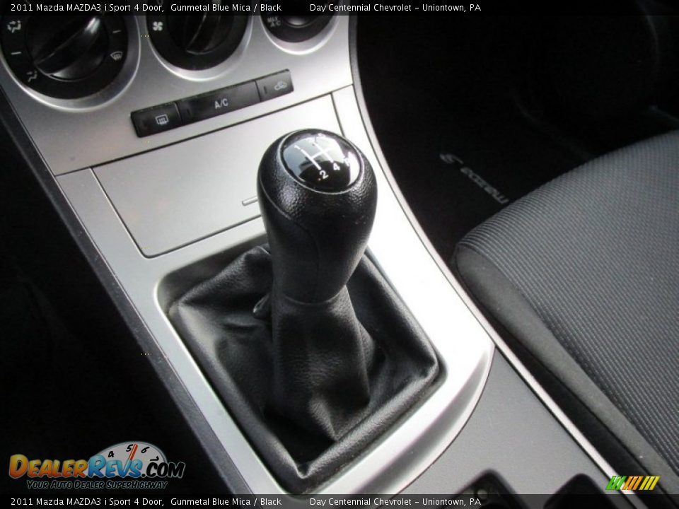 2011 Mazda MAZDA3 i Sport 4 Door Shifter Photo #26