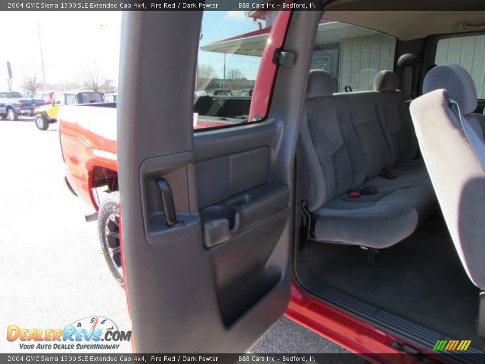 2004 GMC Sierra 1500 SLE Extended Cab 4x4 Fire Red / Dark Pewter Photo #16