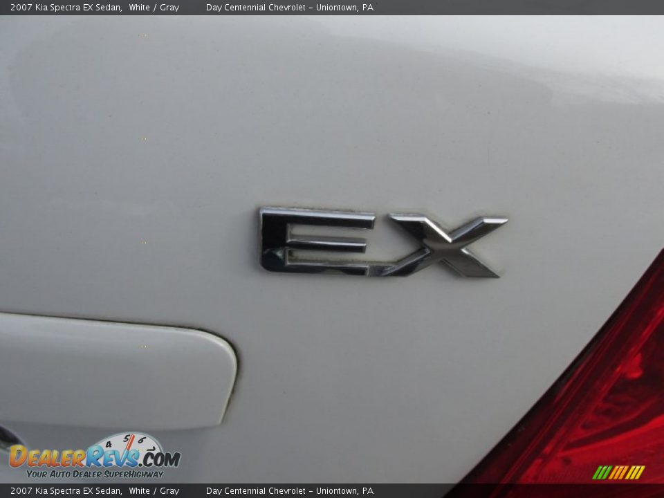 2007 Kia Spectra EX Sedan White / Gray Photo #7