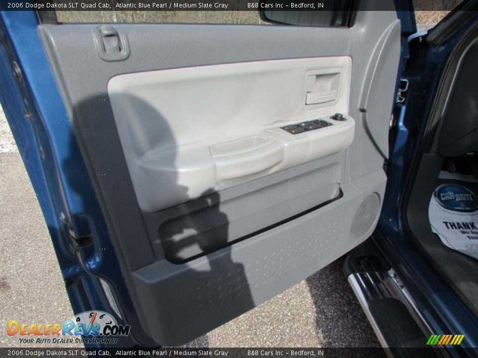 2006 Dodge Dakota SLT Quad Cab Atlantic Blue Pearl / Medium Slate Gray Photo #28