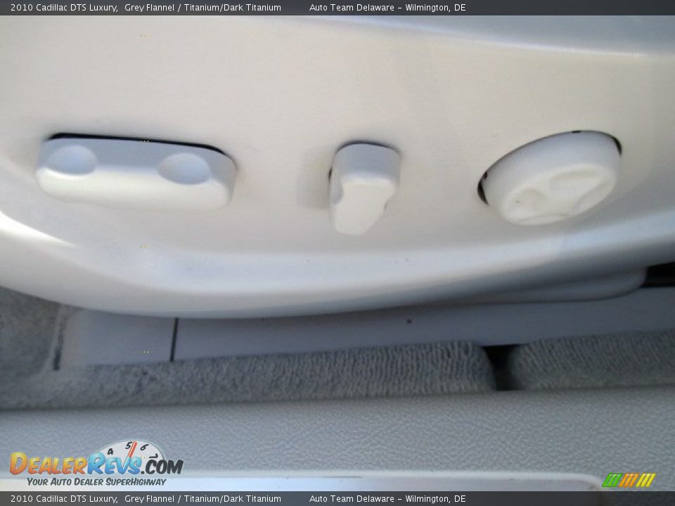 2010 Cadillac DTS Luxury Grey Flannel / Titanium/Dark Titanium Photo #28