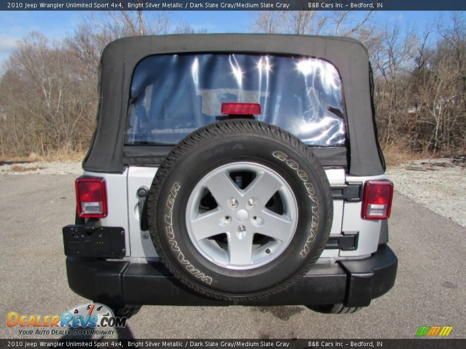 2010 Jeep Wrangler Unlimited Sport 4x4 Bright Silver Metallic / Dark Slate Gray/Medium Slate Gray Photo #4