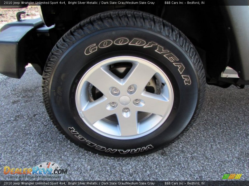 2010 Jeep Wrangler Unlimited Sport 4x4 Bright Silver Metallic / Dark Slate Gray/Medium Slate Gray Photo #9