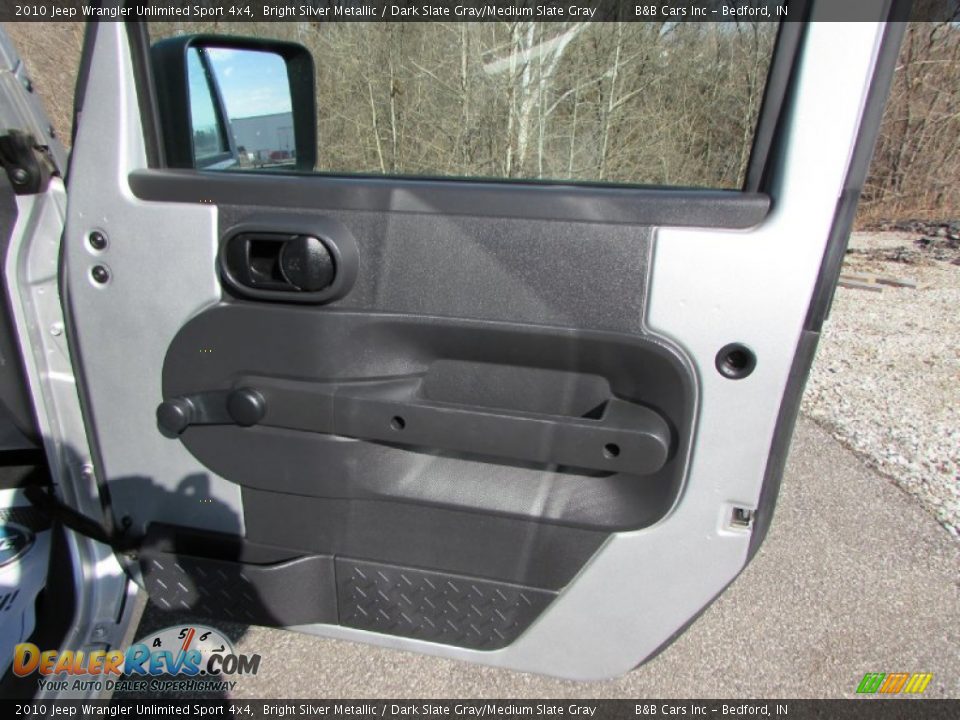 2010 Jeep Wrangler Unlimited Sport 4x4 Bright Silver Metallic / Dark Slate Gray/Medium Slate Gray Photo #16