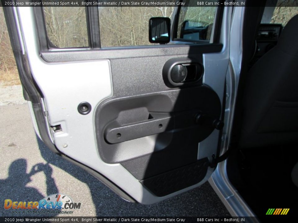 2010 Jeep Wrangler Unlimited Sport 4x4 Bright Silver Metallic / Dark Slate Gray/Medium Slate Gray Photo #21
