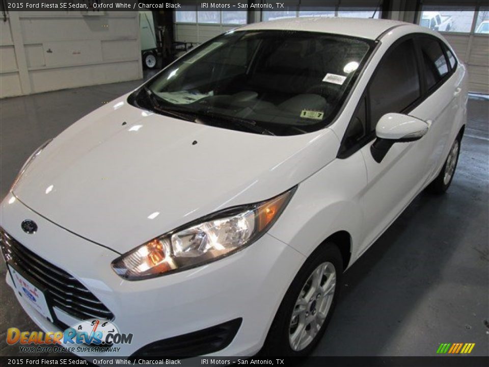 2015 Ford Fiesta SE Sedan Oxford White / Charcoal Black Photo #3