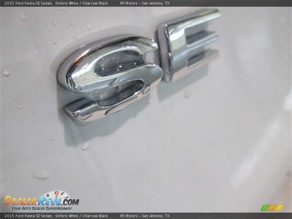 2015 Ford Fiesta SE Sedan Oxford White / Charcoal Black Photo #7