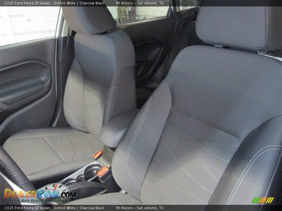 2015 Ford Fiesta SE Sedan Oxford White / Charcoal Black Photo #9
