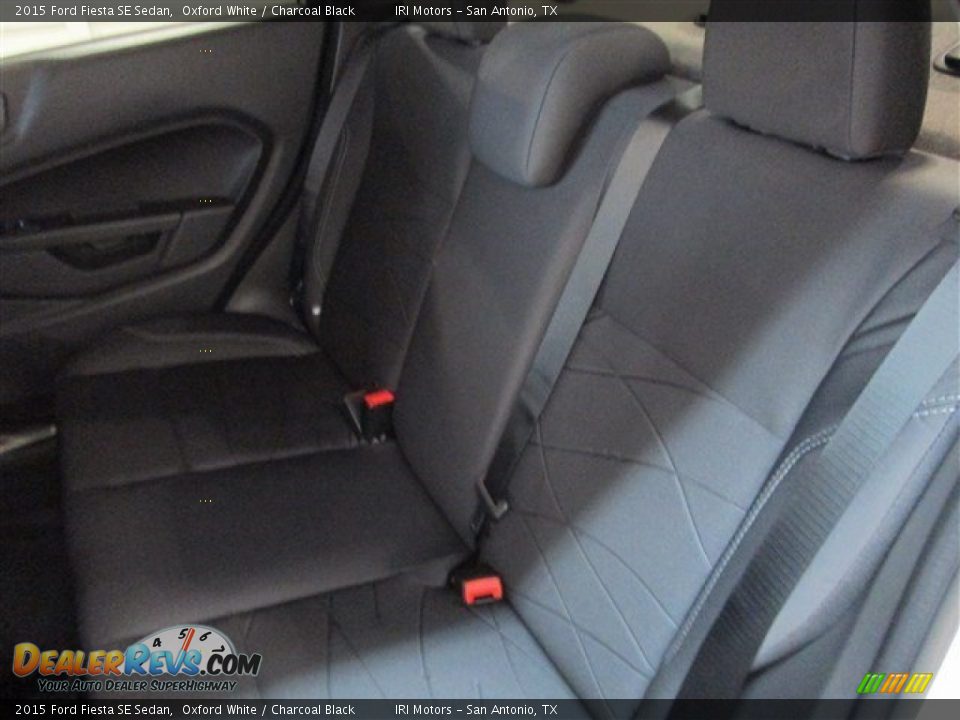 2015 Ford Fiesta SE Sedan Oxford White / Charcoal Black Photo #10