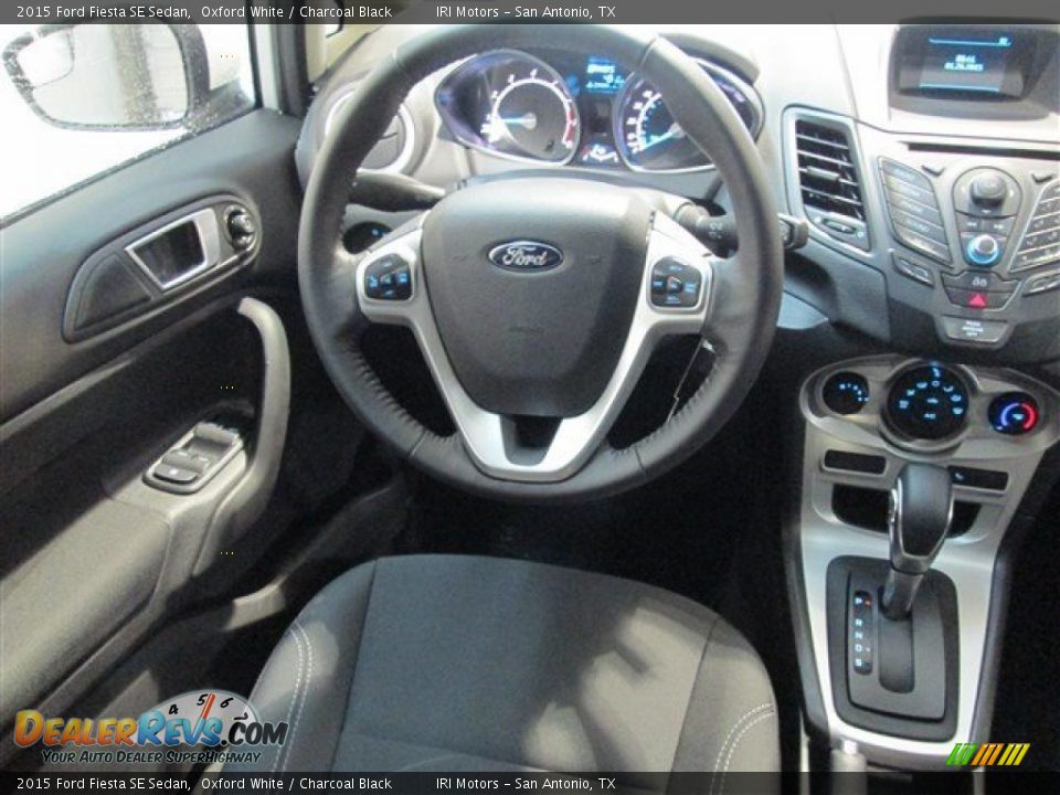 2015 Ford Fiesta SE Sedan Oxford White / Charcoal Black Photo #11