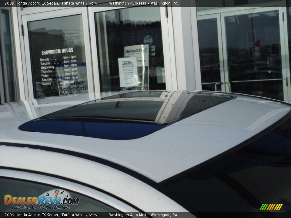 2009 Honda Accord EX Sedan Taffeta White / Ivory Photo #4