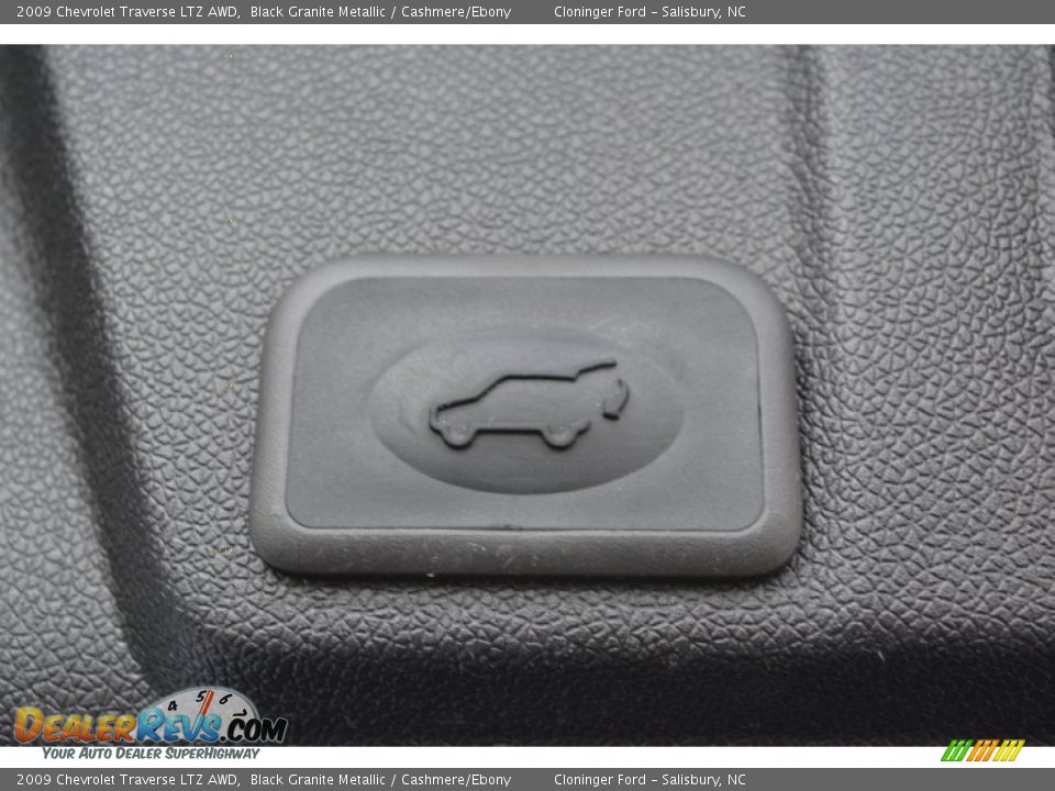 2009 Chevrolet Traverse LTZ AWD Black Granite Metallic / Cashmere/Ebony Photo #15