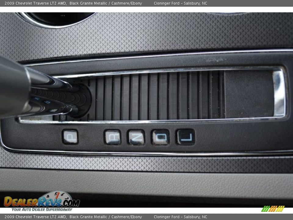 2009 Chevrolet Traverse LTZ AWD Black Granite Metallic / Cashmere/Ebony Photo #26