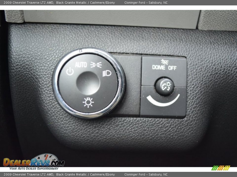 2009 Chevrolet Traverse LTZ AWD Black Granite Metallic / Cashmere/Ebony Photo #32