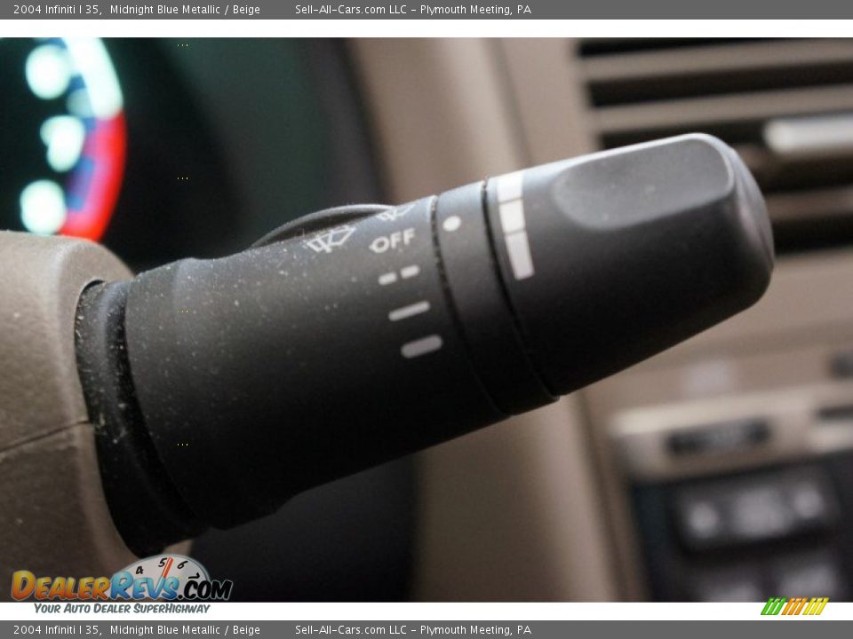 Controls of 2004 Infiniti I 35 Photo #26