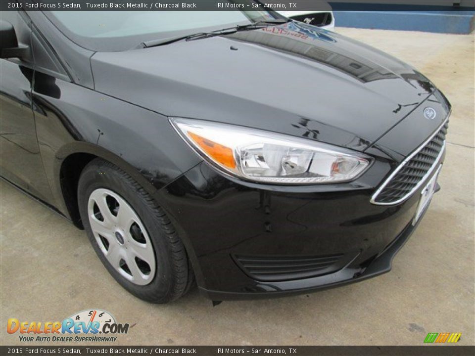 2015 Ford Focus S Sedan Tuxedo Black Metallic / Charcoal Black Photo #2