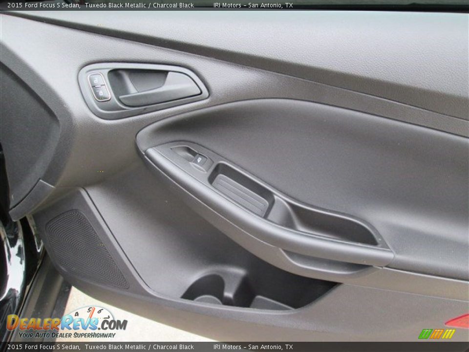 2015 Ford Focus S Sedan Tuxedo Black Metallic / Charcoal Black Photo #16