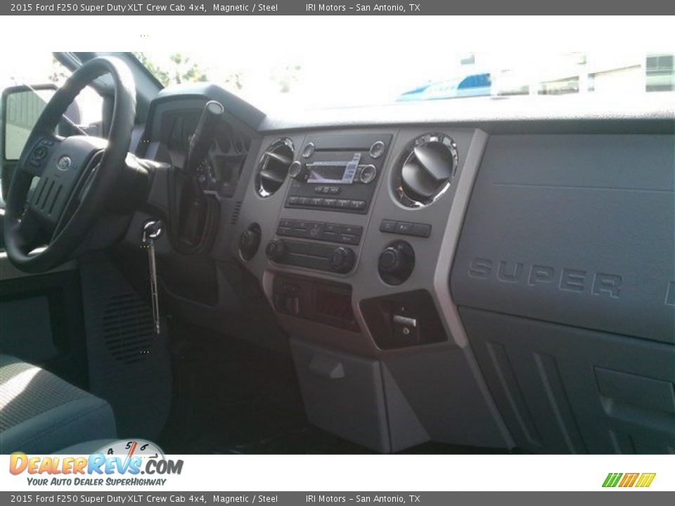 2015 Ford F250 Super Duty XLT Crew Cab 4x4 Magnetic / Steel Photo #21
