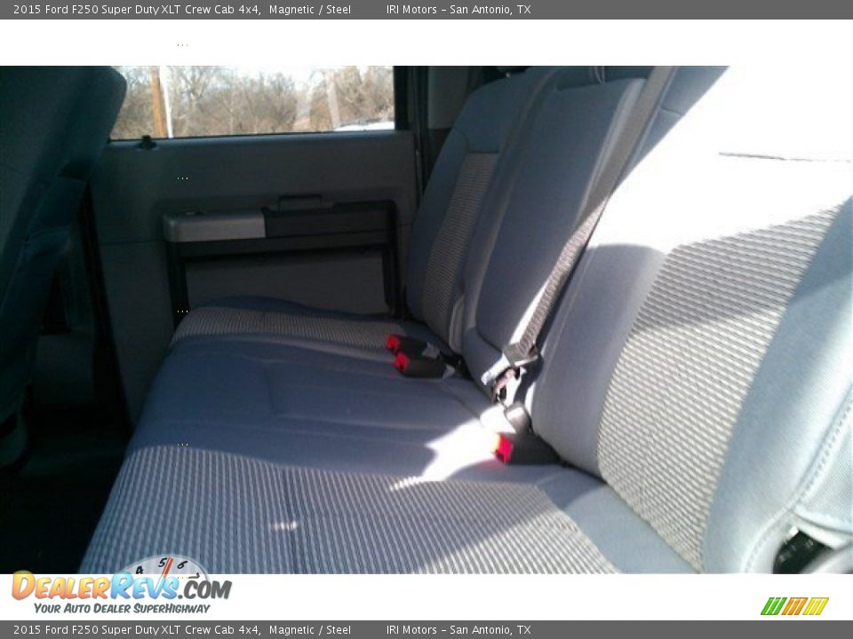 2015 Ford F250 Super Duty XLT Crew Cab 4x4 Magnetic / Steel Photo #25