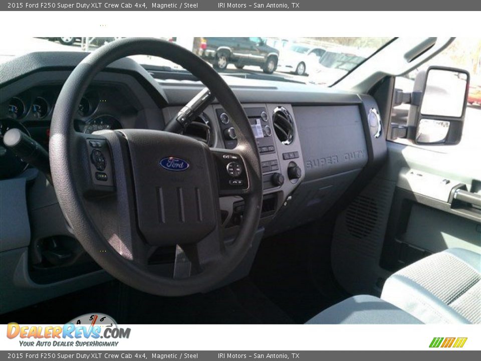 2015 Ford F250 Super Duty XLT Crew Cab 4x4 Magnetic / Steel Photo #26