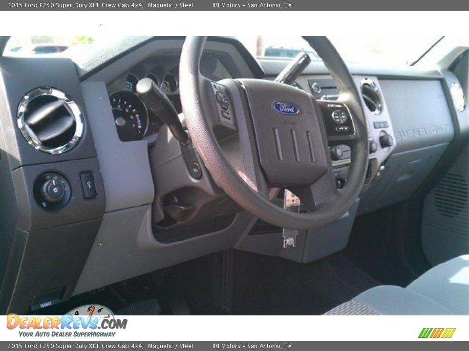 2015 Ford F250 Super Duty XLT Crew Cab 4x4 Magnetic / Steel Photo #27