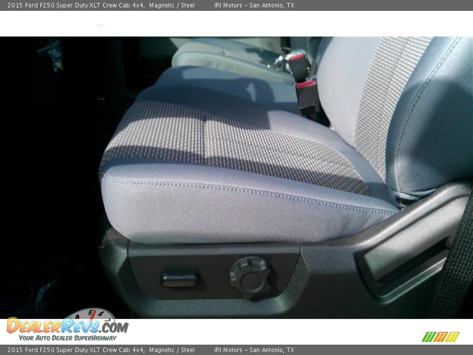 2015 Ford F250 Super Duty XLT Crew Cab 4x4 Magnetic / Steel Photo #28