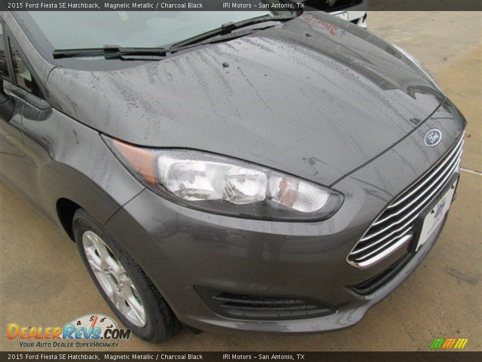 2015 Ford Fiesta SE Hatchback Magnetic Metallic / Charcoal Black Photo #2