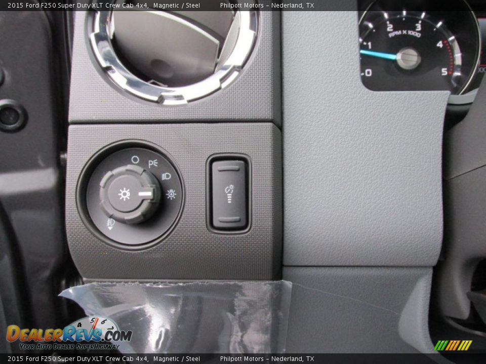 2015 Ford F250 Super Duty XLT Crew Cab 4x4 Magnetic / Steel Photo #35