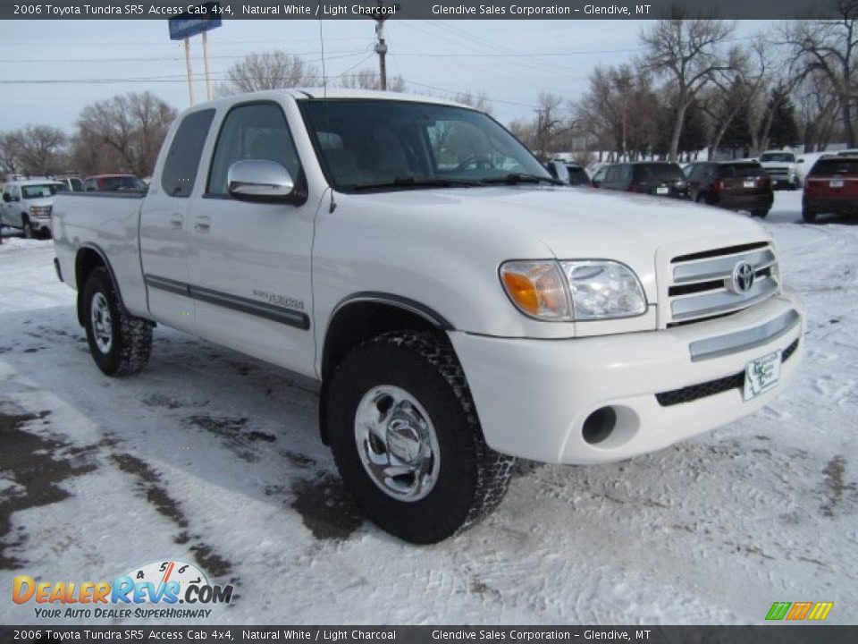Front 3/4 View of 2006 Toyota Tundra SR5 Access Cab 4x4 Photo #2
