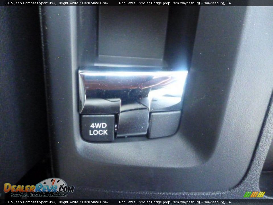 2015 Jeep Compass Sport 4x4 Bright White / Dark Slate Gray Photo #17