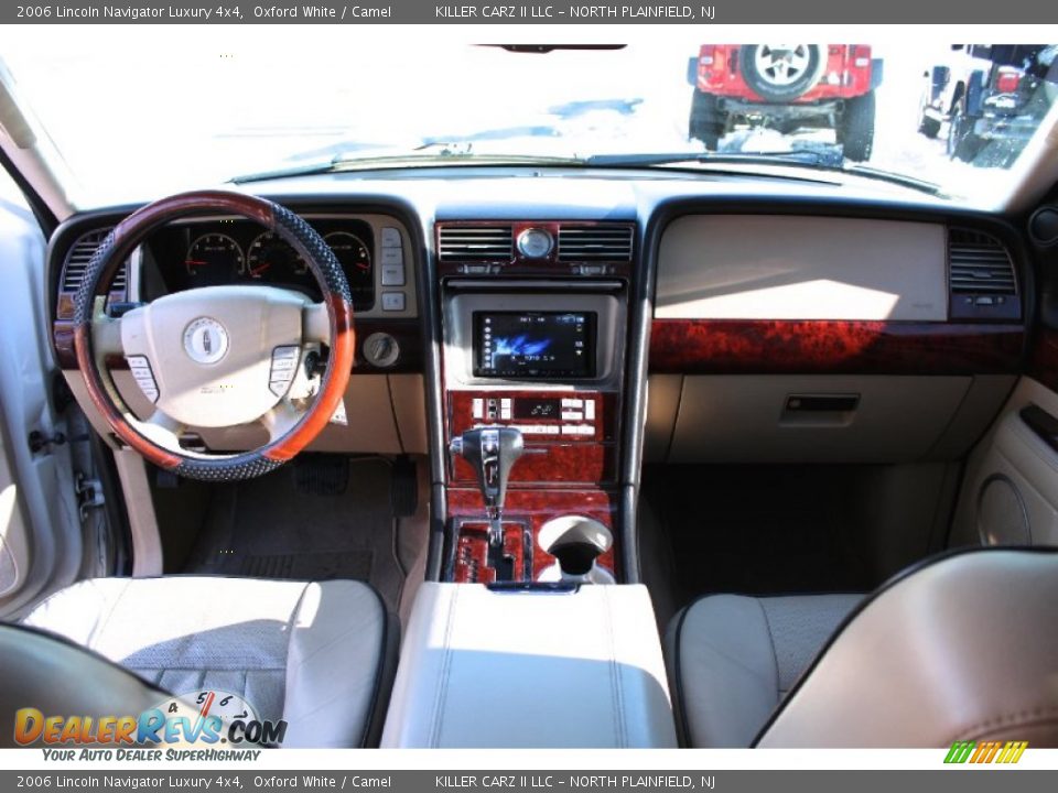2006 Lincoln Navigator Luxury 4x4 Oxford White / Camel Photo #8