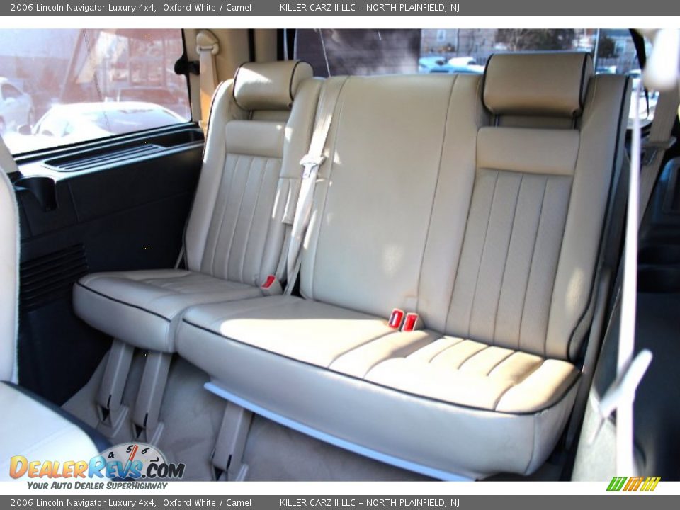2006 Lincoln Navigator Luxury 4x4 Oxford White / Camel Photo #9