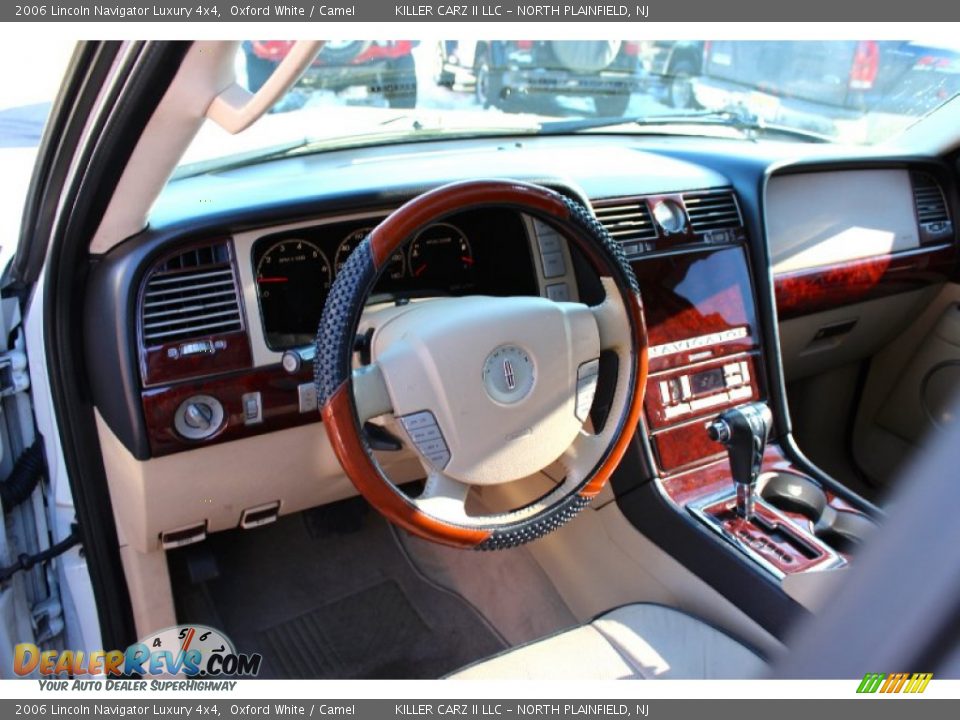 2006 Lincoln Navigator Luxury 4x4 Oxford White / Camel Photo #14
