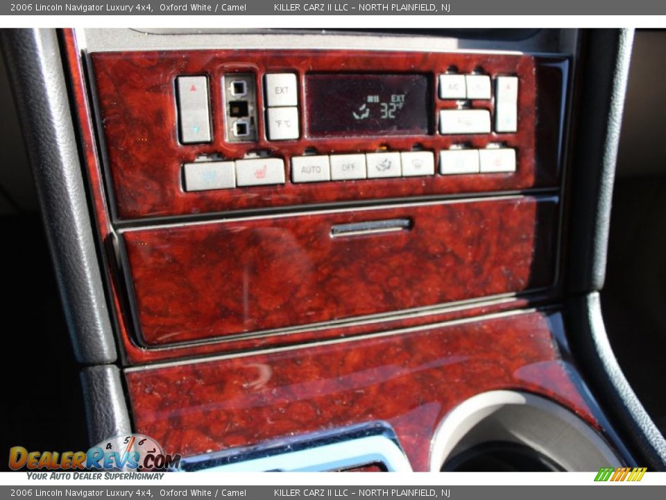 2006 Lincoln Navigator Luxury 4x4 Oxford White / Camel Photo #18