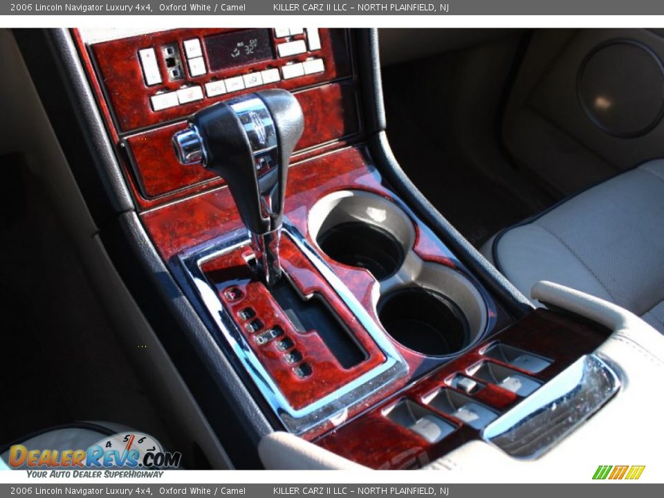 2006 Lincoln Navigator Luxury 4x4 Oxford White / Camel Photo #19