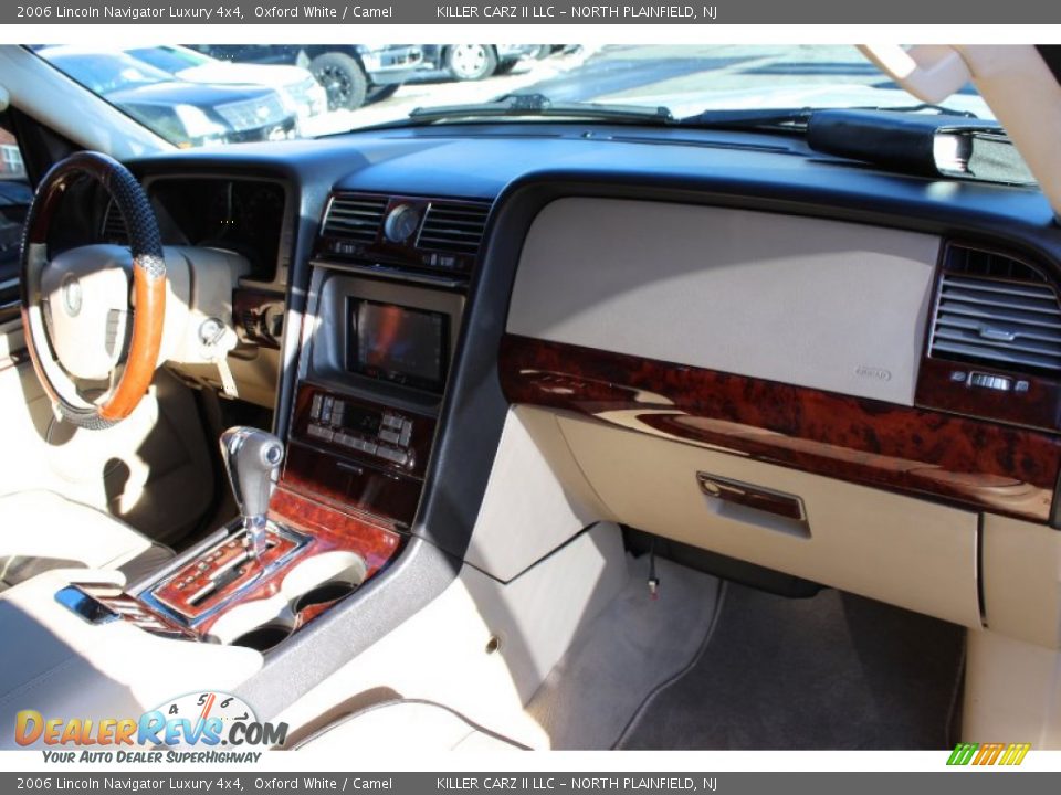 2006 Lincoln Navigator Luxury 4x4 Oxford White / Camel Photo #20
