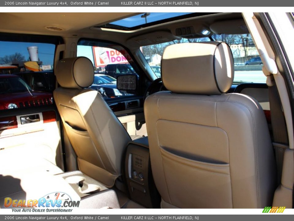 2006 Lincoln Navigator Luxury 4x4 Oxford White / Camel Photo #22