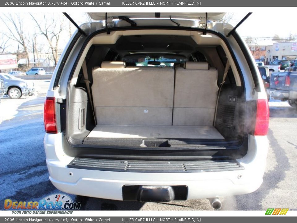 2006 Lincoln Navigator Luxury 4x4 Oxford White / Camel Photo #23