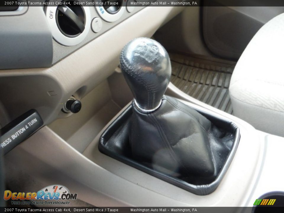 2007 Toyota Tacoma Access Cab 4x4 Desert Sand Mica / Taupe Photo #17