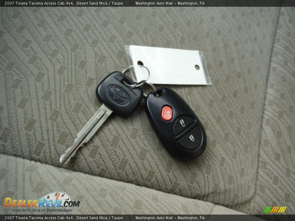 2007 Toyota Tacoma Access Cab 4x4 Desert Sand Mica / Taupe Photo #18