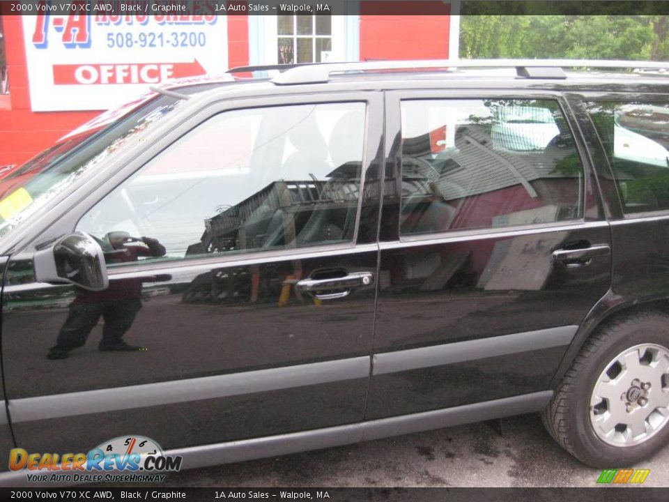 2000 Volvo V70 XC AWD Black / Graphite Photo #8