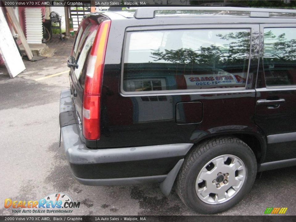 2000 Volvo V70 XC AWD Black / Graphite Photo #13