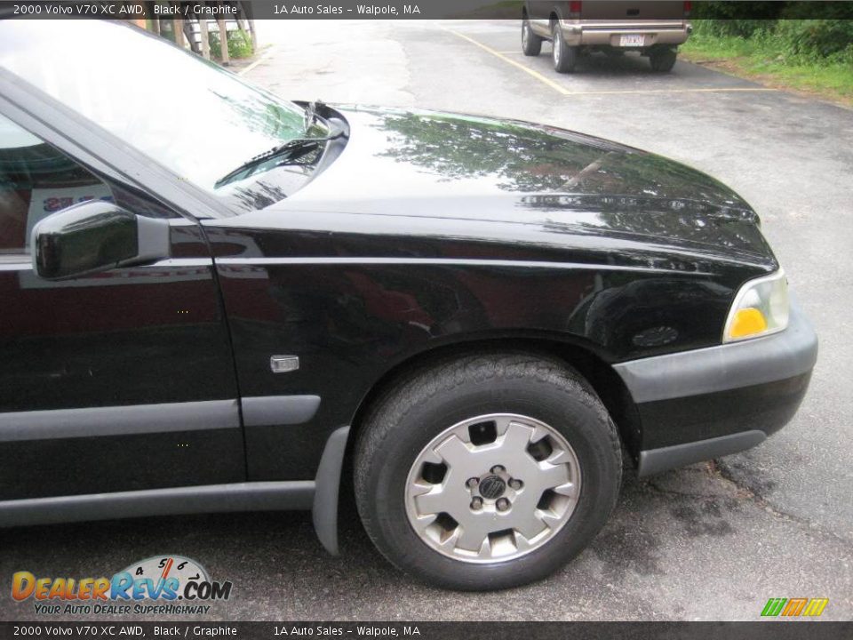 2000 Volvo V70 XC AWD Black / Graphite Photo #15