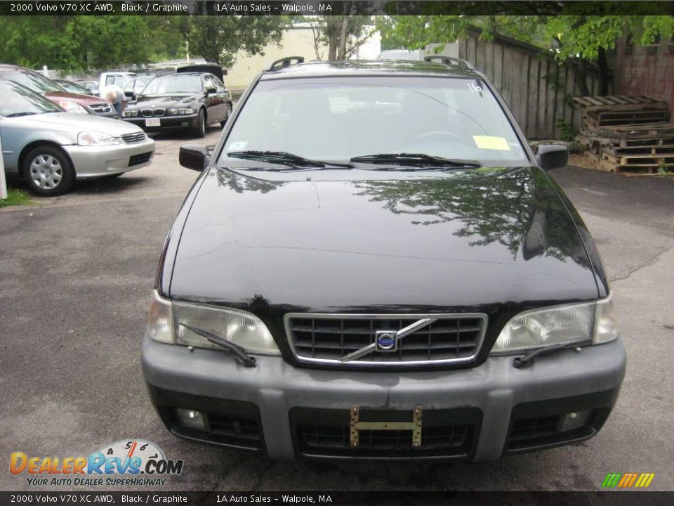 2000 Volvo V70 XC AWD Black / Graphite Photo #17