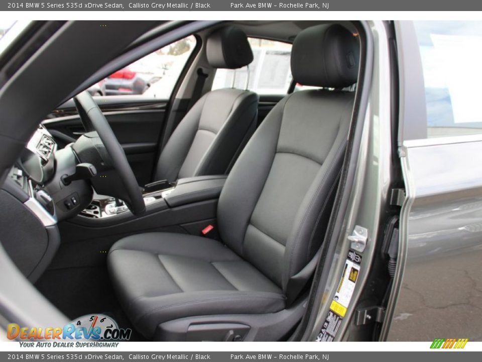 Front Seat of 2014 BMW 5 Series 535d xDrive Sedan Photo #14