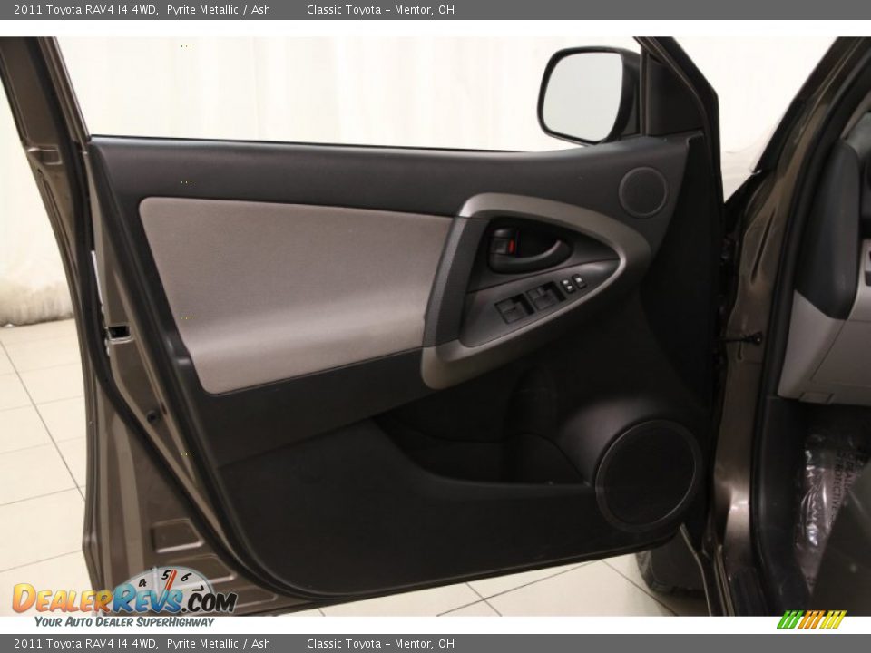 2011 Toyota RAV4 I4 4WD Pyrite Metallic / Ash Photo #4
