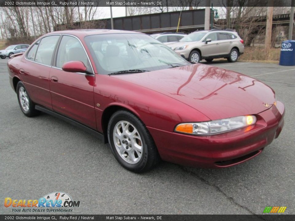 Front 3/4 View of 2002 Oldsmobile Intrigue GL Photo #4