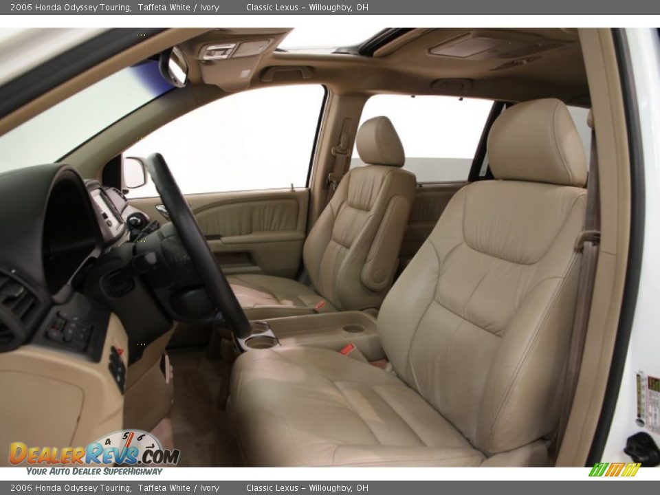 Front Seat of 2006 Honda Odyssey Touring Photo #5