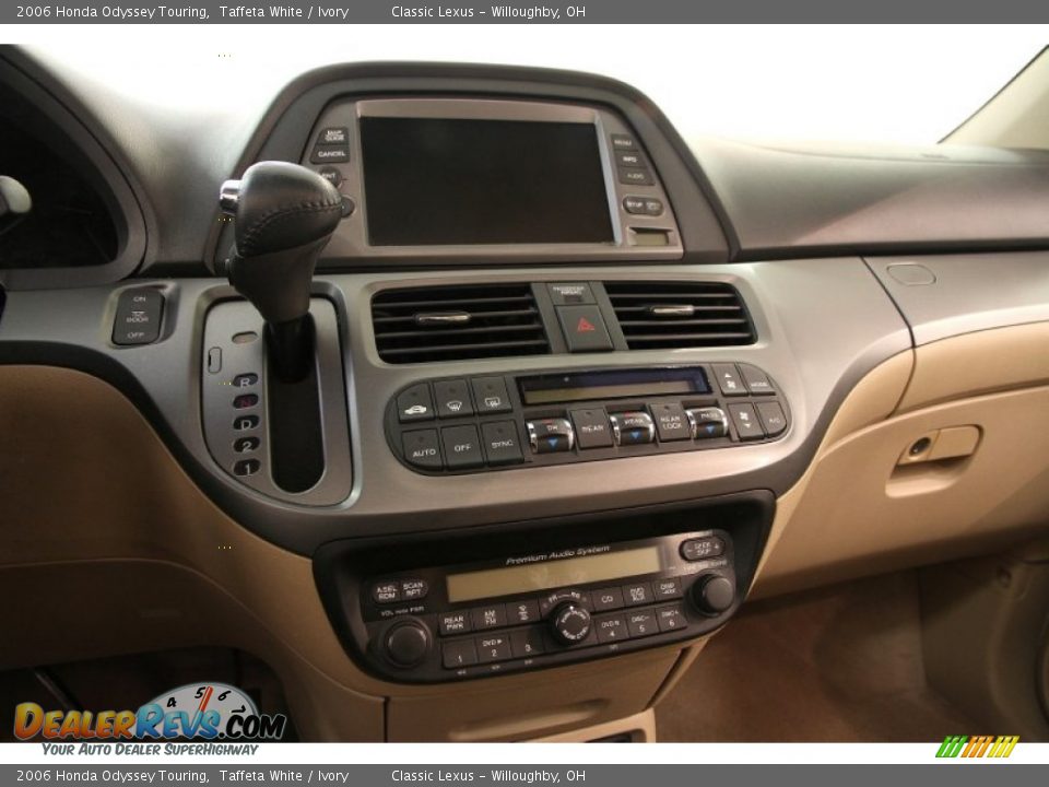 Controls of 2006 Honda Odyssey Touring Photo #8