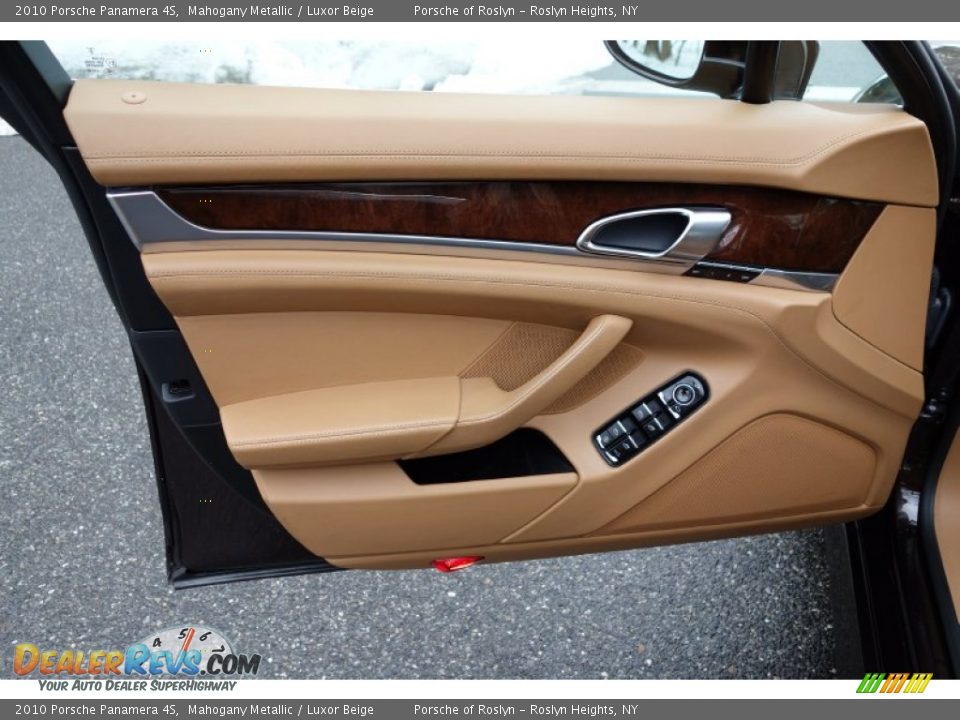 Door Panel of 2010 Porsche Panamera 4S Photo #11